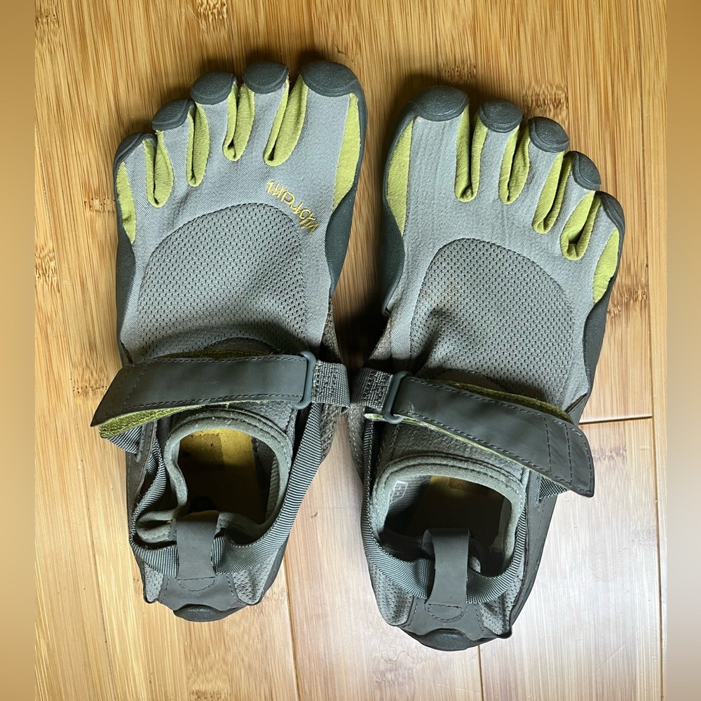 Vibram FiveFingers KSO Gray and Green Toe Shoes